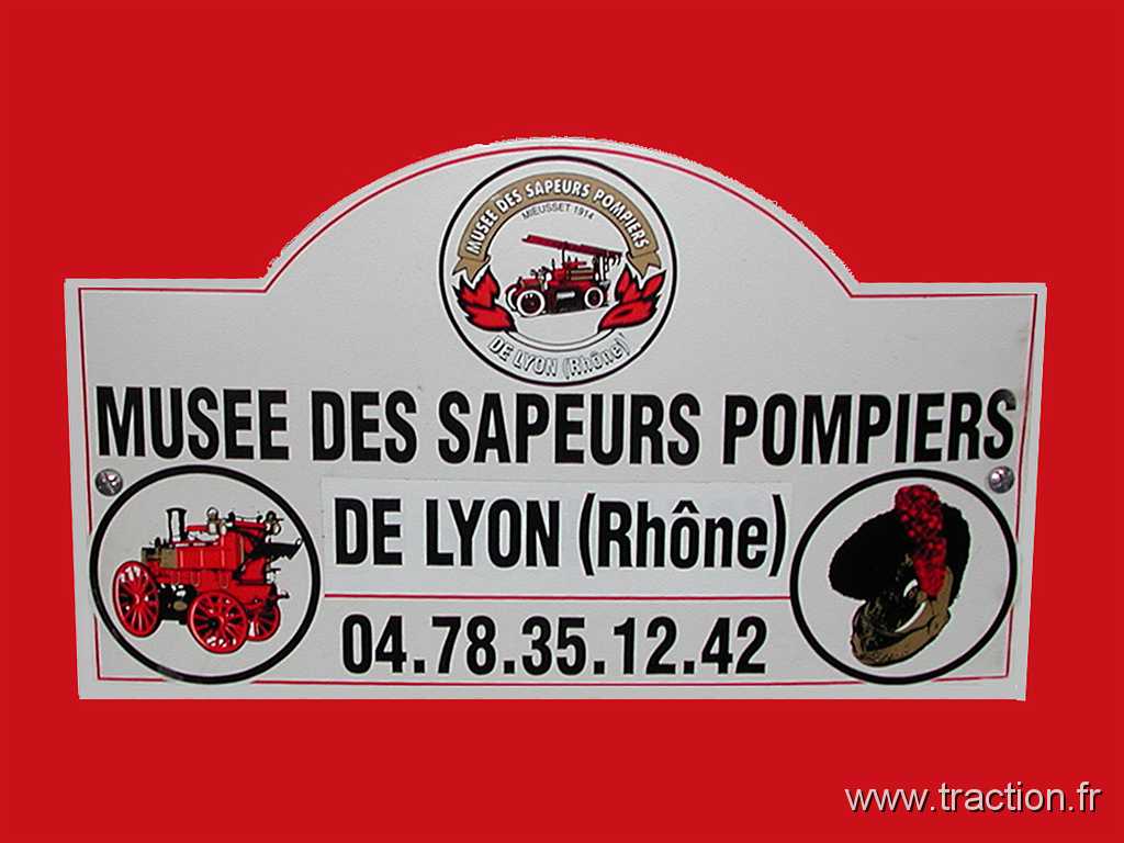 2002-10-27 Lyon 018.jpg - 27/10/2002 - 69000 LYON24me Salon POQU'AUTO - Hall 01Muse des Sapeurs Pompiers de Lyon